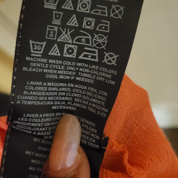 Women's Guess Cold Shoulder Scoop Neck Top - Picture 7 of 7